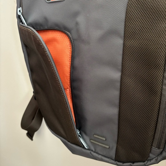 Tumi T-Tech Tablet Notebook Backpack - Picture 4 of 7